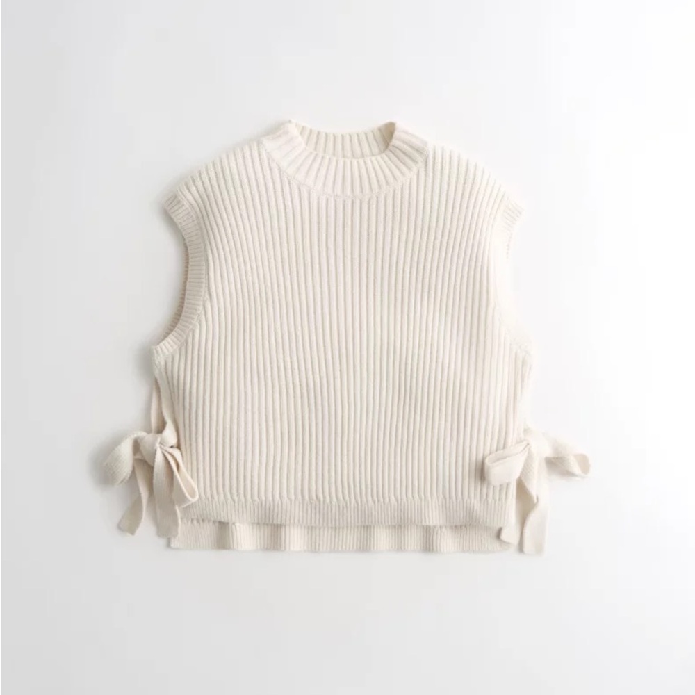 Social Tourist Easy Crop Sleeveless Mock Neck Sweater